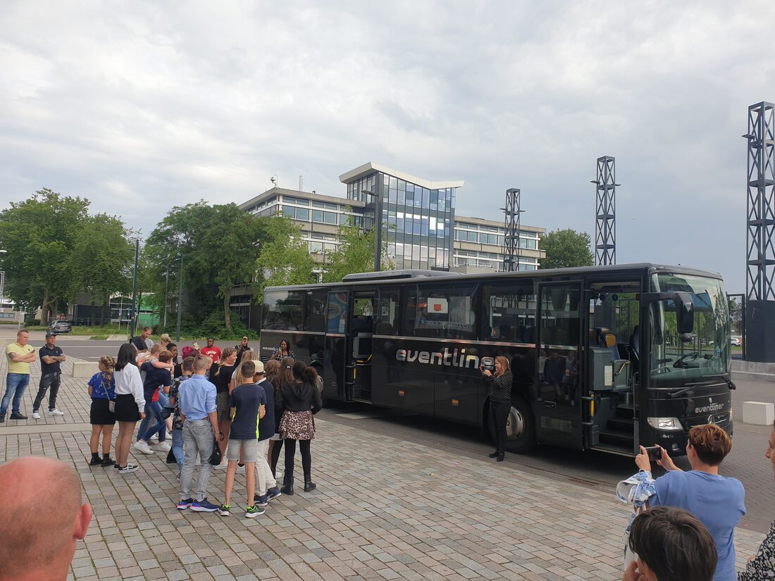 Schoolreis bus Leiden